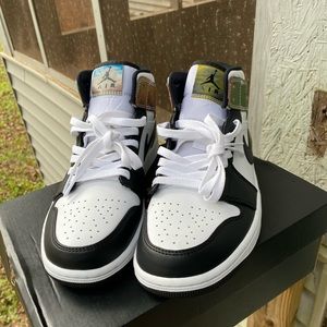 Jordan 1 mid heat reflective